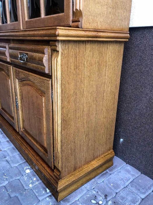 Вітрина,стенка,горка,сервант,вітальня