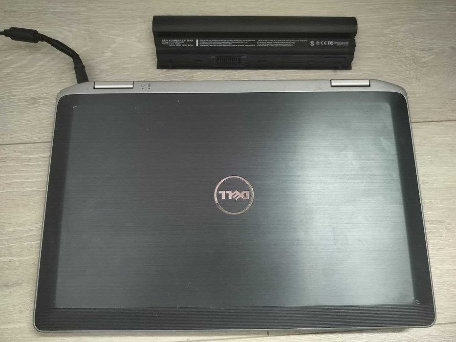 Ноутбук Dell Latitude E6320 / i5-2520M/4GB/HDD 320GB