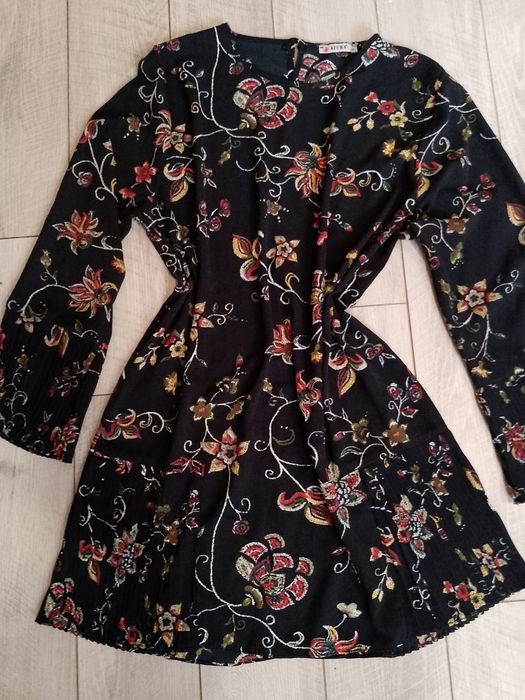 Продам сукню s,m