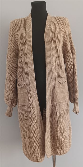 Brązowy sweter długo