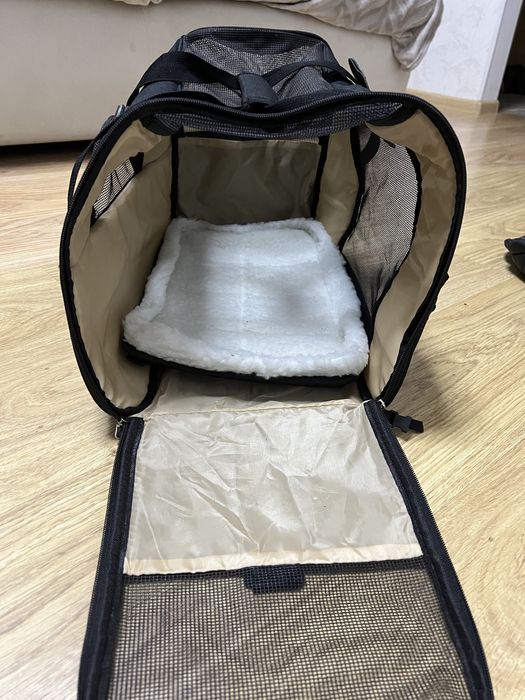 Переноска для котів або маленьких собачок