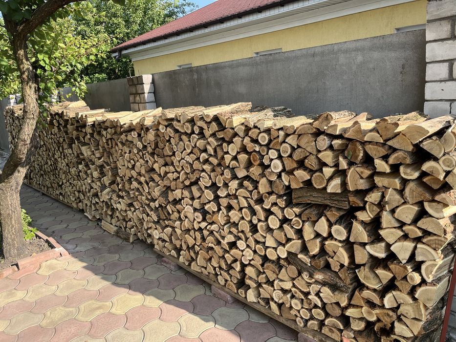 Дрова колоті недорого дуб акація береза сосна ясен