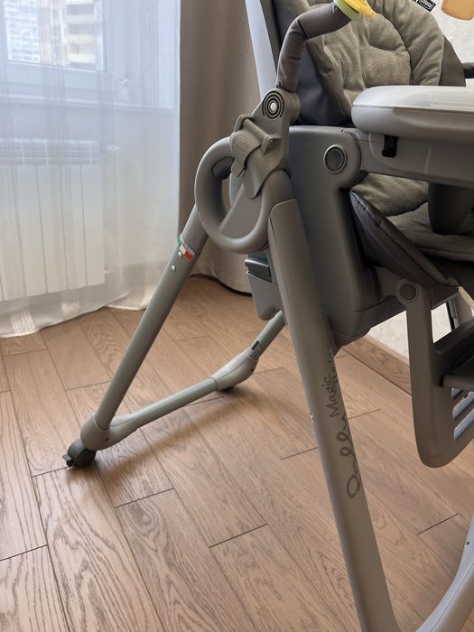 Дитячій стільчик Chicco Polly Magic