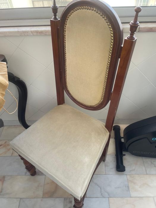 Cadeira vintage em otimo estado