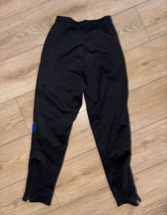 Chłopięce spodnie dresowe NIKE rozm. 158-170