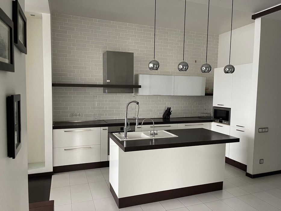 Продам 3к. квартиру 185 м2 ЖК Мерседес с видом на море