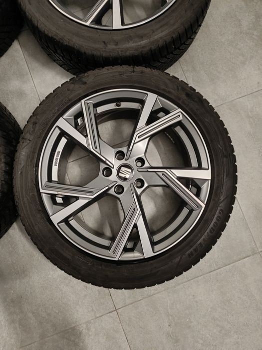 Koła Seat Tarraco 19 Goodyear UltraGrip 235/50 R19 zimowe