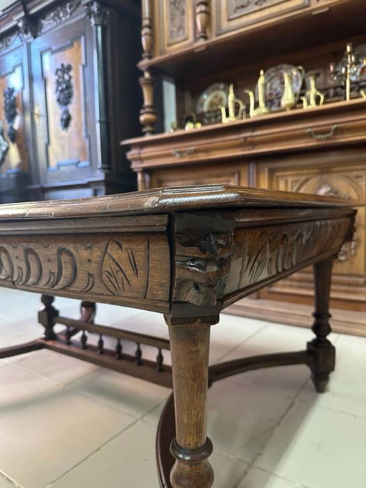 Антакварний різьблений журнальний стіл горіх 3962