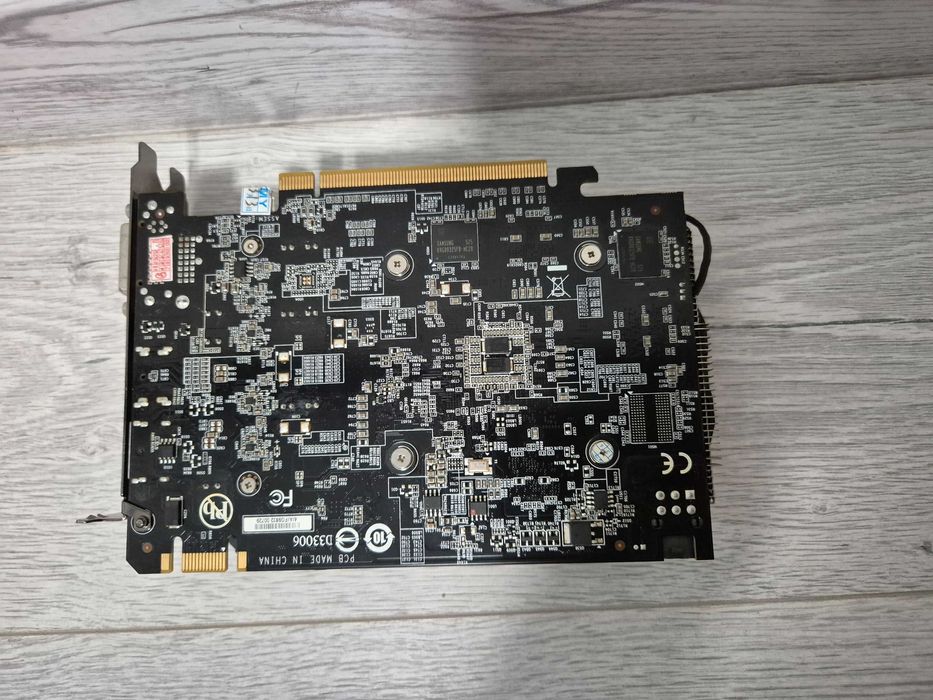 ігрова відеокарта GTX960 4GB Gigabyte (6pin дод. живлення).