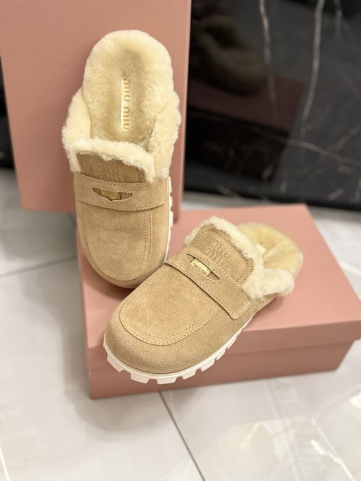 Klapki Miu Miu Beige Suede