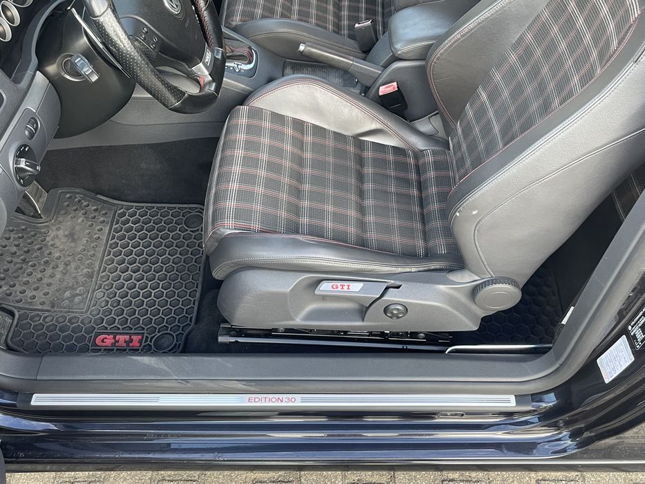 VW Golf GTI Edition 30