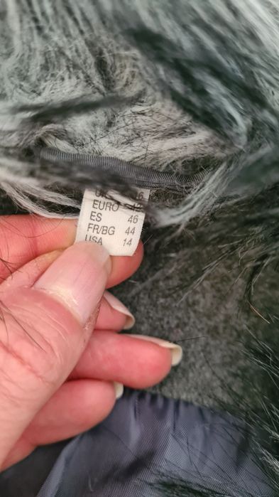 Bardzo długi płaszcz. Szary. Ciepły. Kołnierz sztuczne futerko