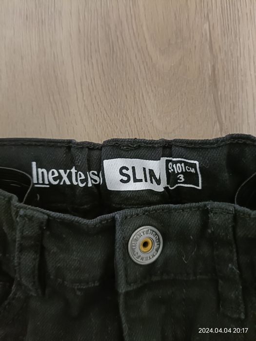 Czarne jeansy chłopięce 98/104