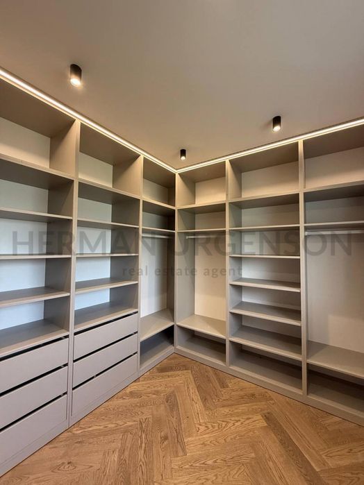 Продаж дуплексу 175 м.кв / 3.5 сотки / Ужгород, р-н Садовий