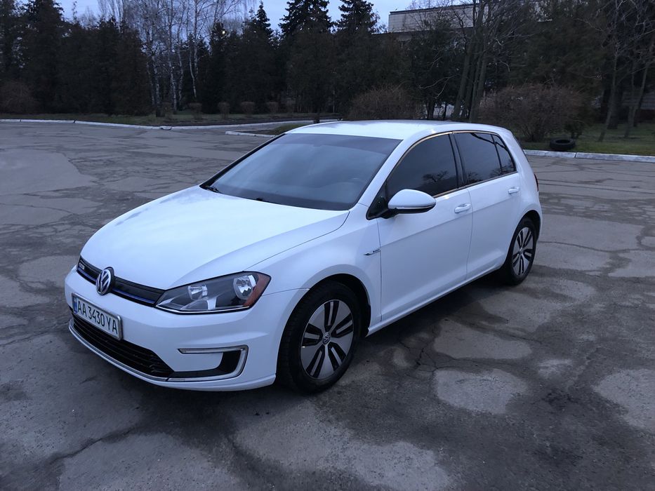 Продаю електромобіль
Volkswagen e-Golf  24,2 кWh 2016 року. Ідеальний вибір для міста! 

Пропоную до продажу надійний, комфортний, економний і стильний автомобіль.
Volkswagen e-Golf - повністю електричний хетчбек, що поєднує комфорт, німецьку якість та сучасні технології. 
Volkswagen E-golf 2016 року з пробігом 69 000 км.

Авто в чудовому технічному та візуальному стані. Без ДТП. Все працює ідеально. Зарядив і поїхав. 

Є звичайна і швидка зарядка. 
Заряджав тільки від звичайної розетки 220 вольт.
Телефонуйте все розкажу і покажу.
Дуже задоволена автомобілем.