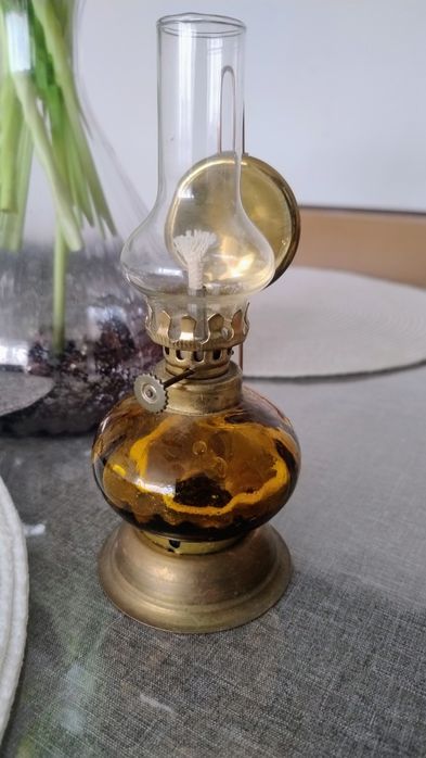 Mosiężna lampka naftowa