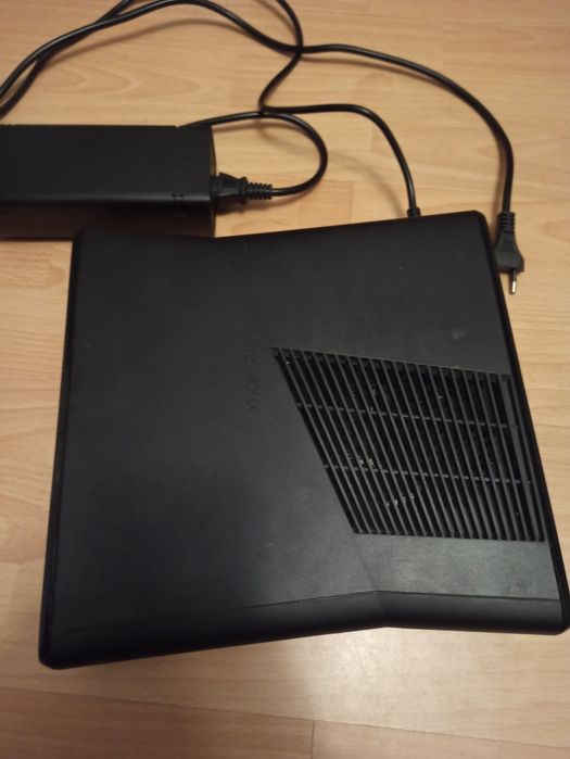 Xbox 360 slim + zasilacz