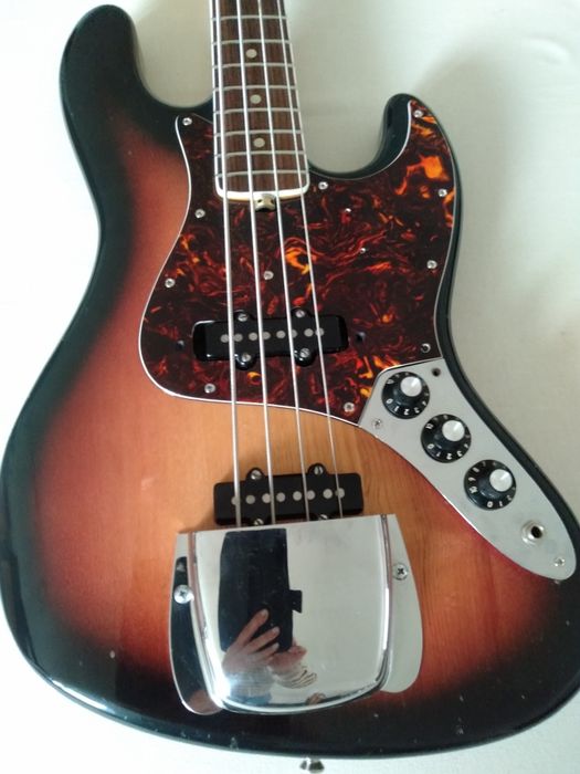 Włoska  gitara basowa