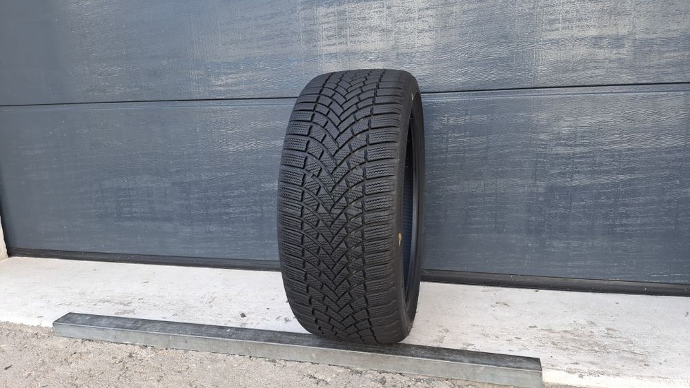 Bridgestone 225/40 R18 Blizzak 6.7 mm 2024