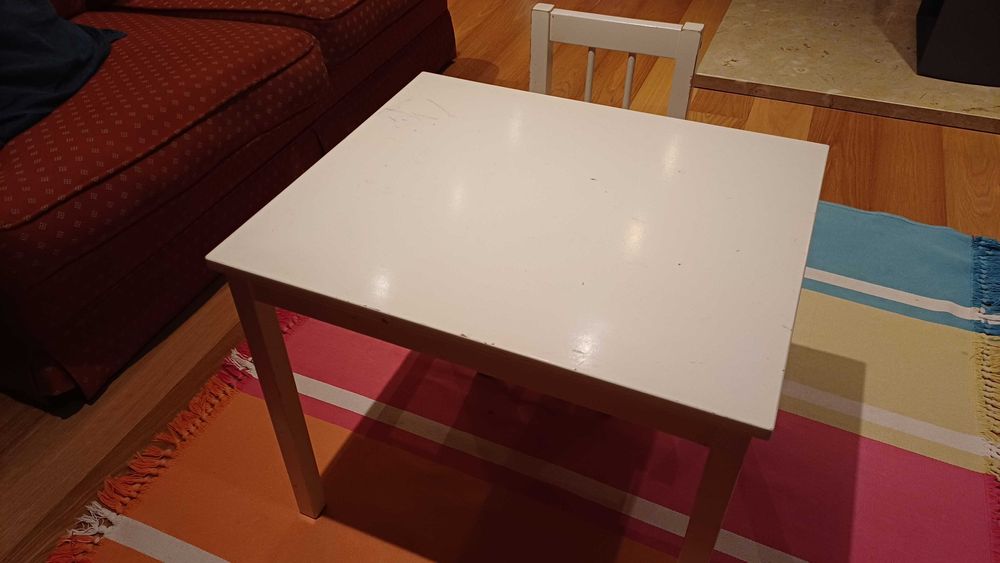 Mesa e cadeira de criança Ikea