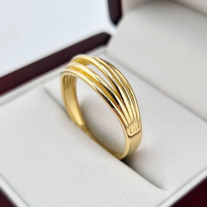 Elegancki złoty pierścionek 2,82g PR.585 14K R.22