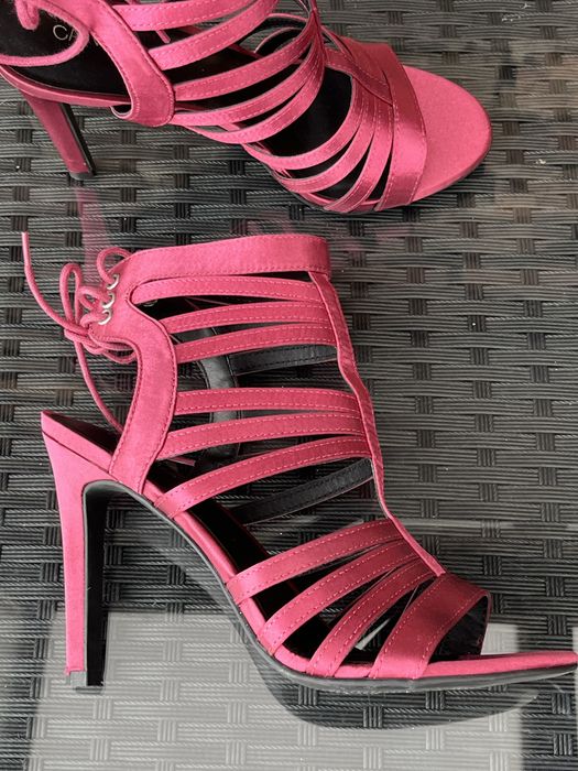 Sandały na obcasie boski kolor nowe 39 deichmann