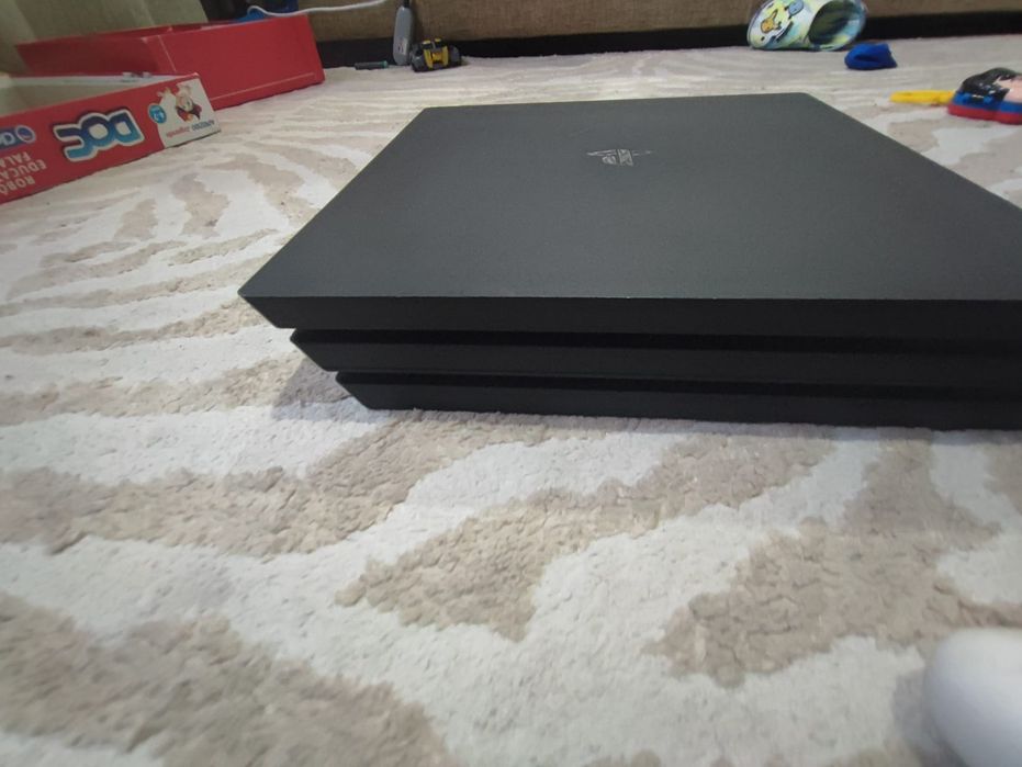 PS4 pro excelente estado mais jogos
