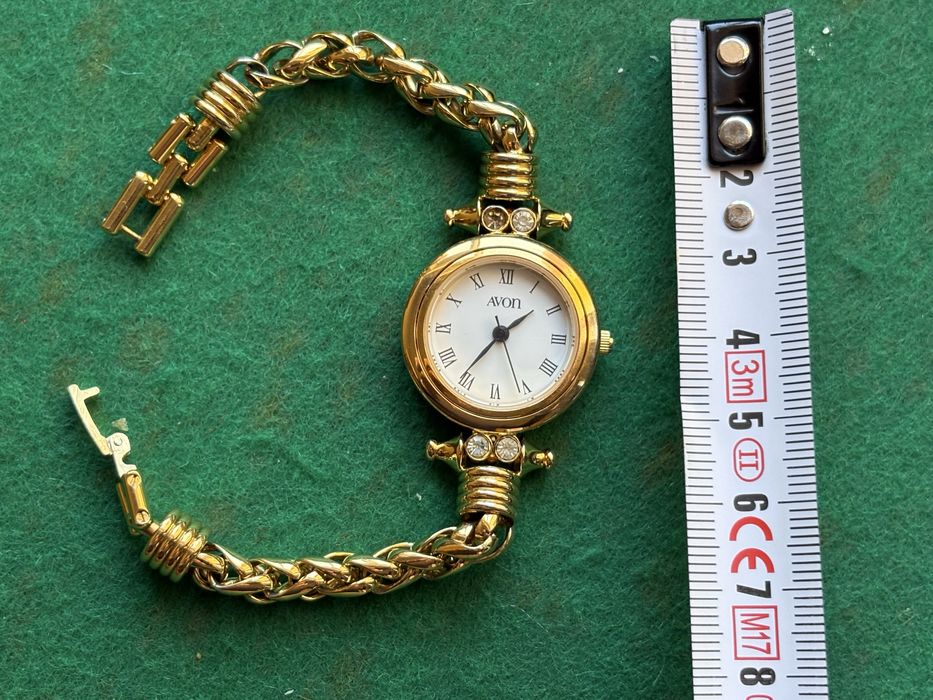 Relogio de Senhora AVON com fecho