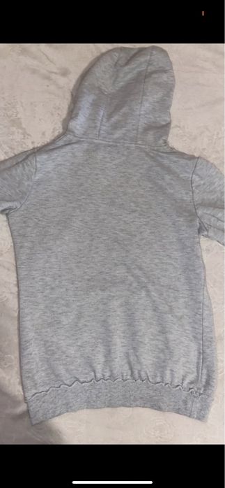 szara bluza cropp