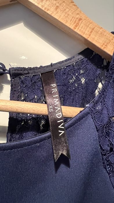 Sukienka granatowa elegancka