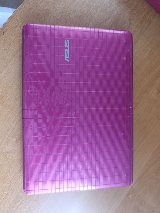 Продається б/у рожевий ноутбук Asus