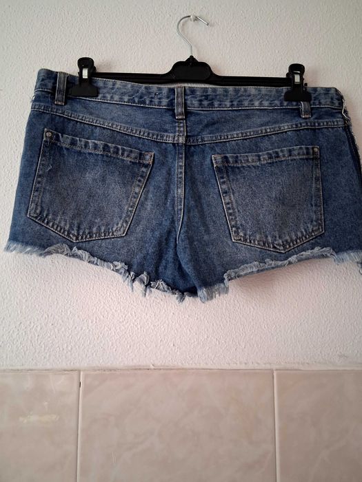 Shorts Lefties,com camisola Atmosphere.