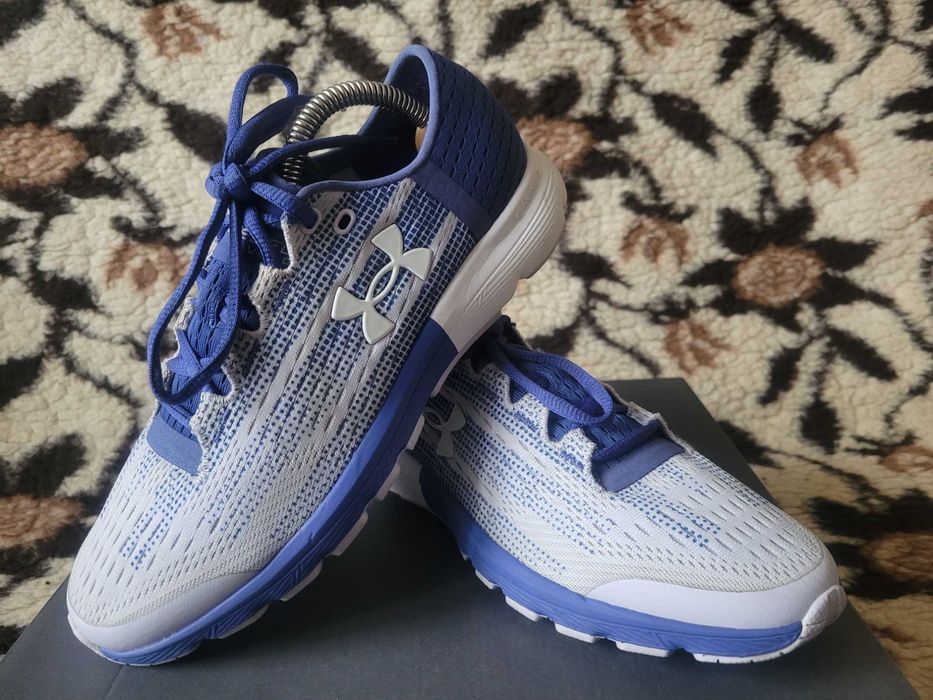Mega lekkie buty do biegania UnderArmour Speedform wkł.24 cm superstan