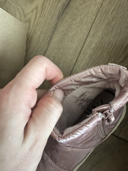 Продам zara ботики 25 розмір 15,5 устілка по бірці