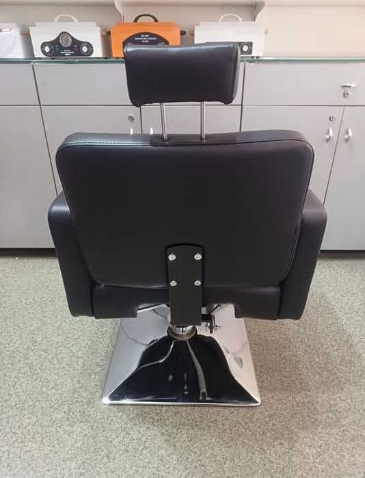 Кресло парикмахерское черное (кожзам) на гидравликеHB-A050