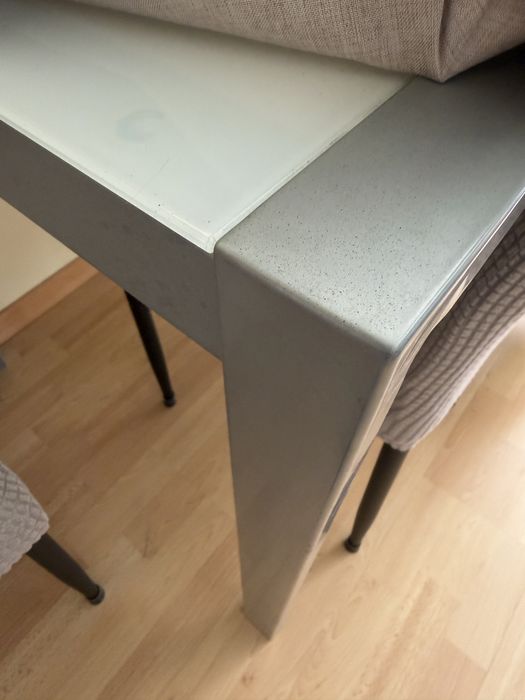 Conjunto mesa e 4 cadeiras