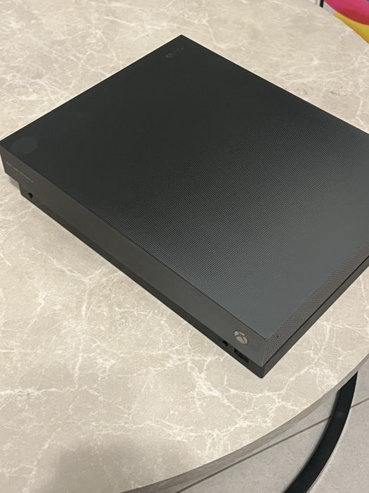 Xbox One Project Scorpio + dodatkowy pad + Kinect – zestaw