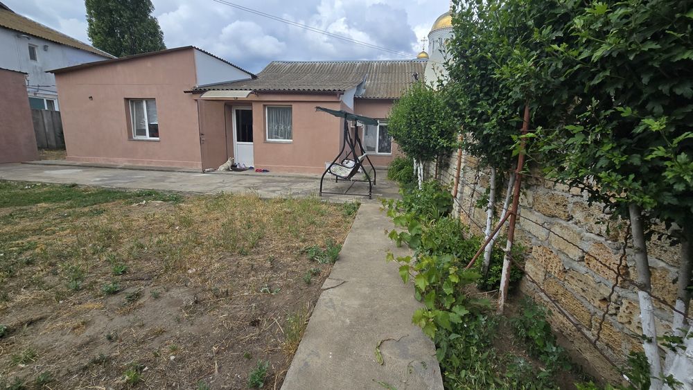 Продаж будинок з ремонтом для родини