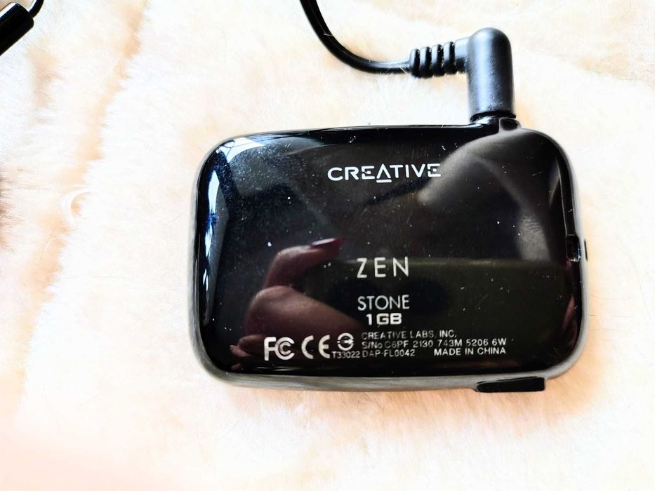 MP3 CREATIVE ZEN STONE 1GB mp3 player + oryginalne słuchawki, sprawny