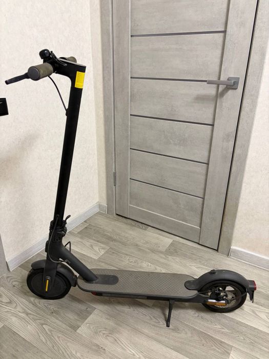Электросамокат Xiaomi Mi Scooter Essential (Black)