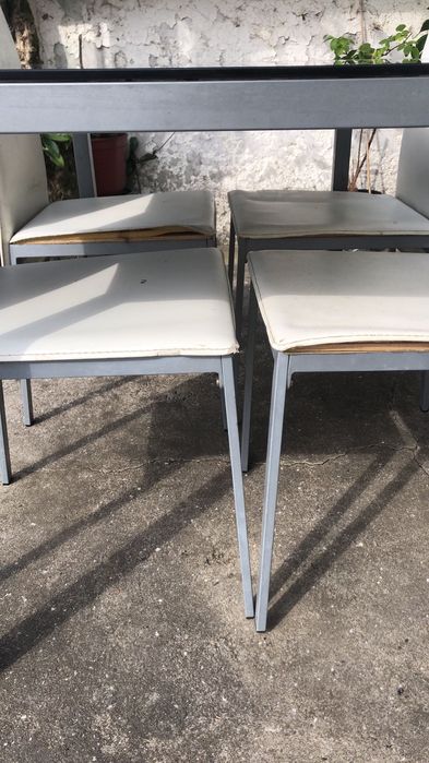Mesa + 4 cadeiras
