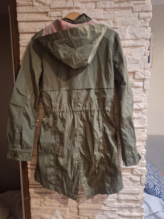 Śliczna kurtka dziewczęca Reserved 134