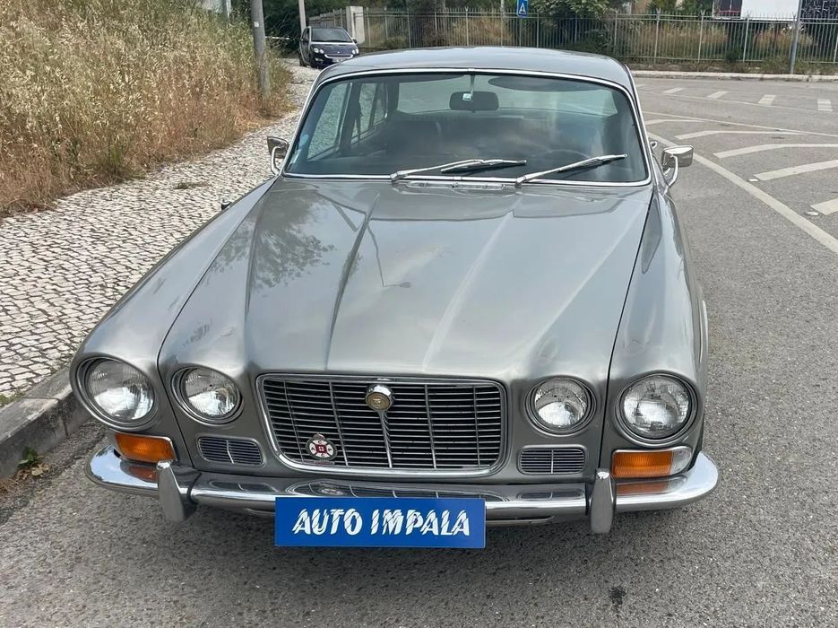 Jaguar XJ