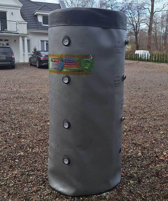 Bufor ciepłej wody 750l.