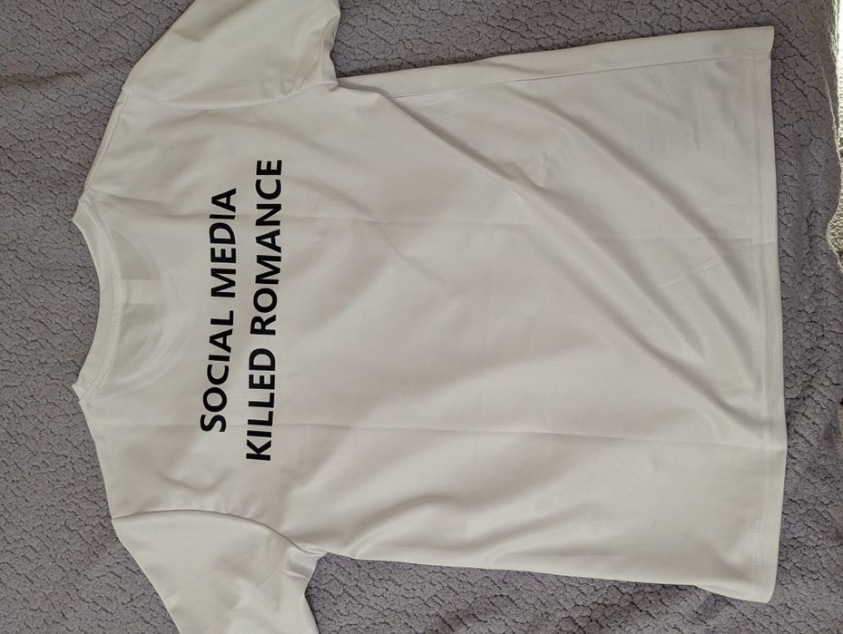футболка підліткова social media killed romance