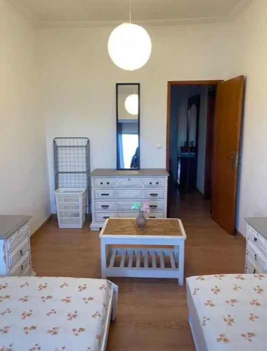 Arrendo quarto compartilhado