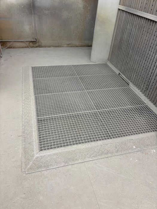 Odciąg kabina ściana lakiernicza lakiernia  meble fronty drzwi malowanie lakierowanie  nestro schuko hocker polytechnik