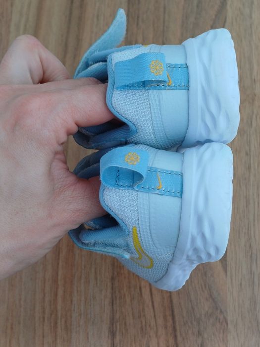 Nike Revolution 6 дитячі літні кросівки кросовки сітка 21-22р