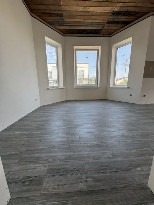 Будинок в Крихівцях з частковим ремонтом!!!