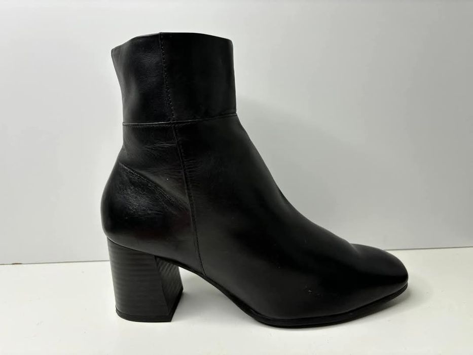 Botki skórzane delikatnie ocieplane Tamaris Rozmiar 38 czarne